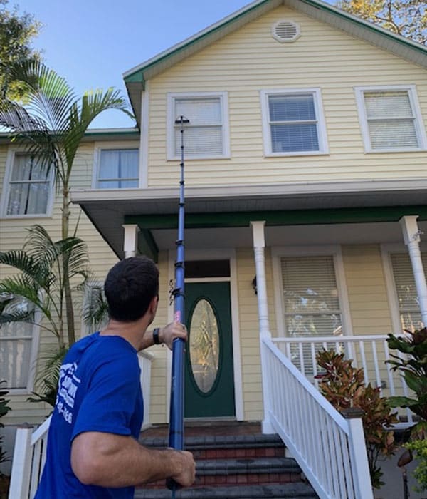 Window Cleaner in Tampa FL